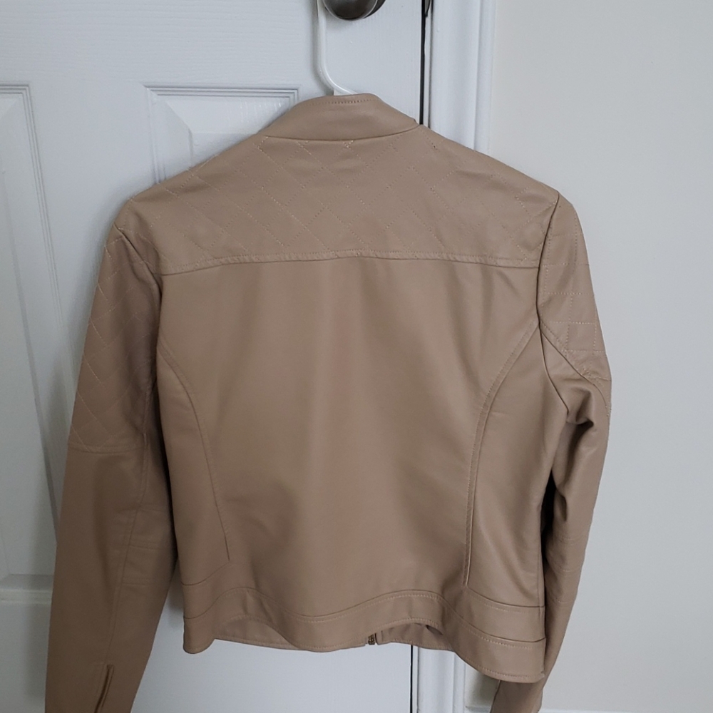 Jacket - Picture 3 of 4
